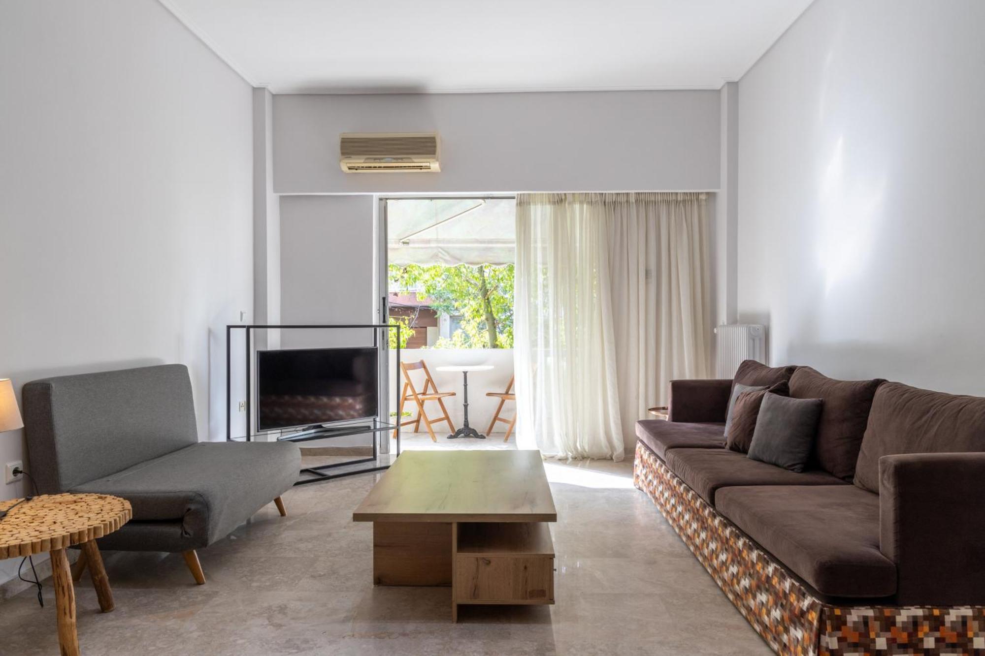 Lovely Apartment In Psychiko - Renovation May 2025 アテネ エクステリア 写真